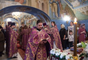 Божественная литургия и крещение оглашенных в Свято-Троицком кафедральном соборе Саратова