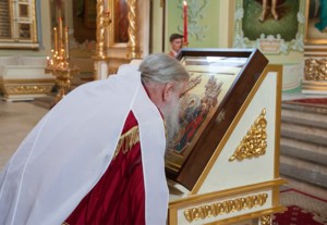Всенощное бдение в храме в честь Покрова Пресвятой Богородицы г.Саратова