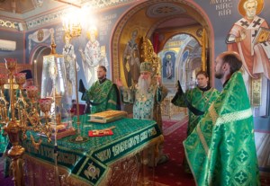Божественная литургия в Свято-Троицком кафедральном соборе г. Саратова