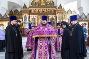 Литургия Преждеосвященных Даров в храме в честь иконы Божией Матери «Утоли моя печали» г. Саратова