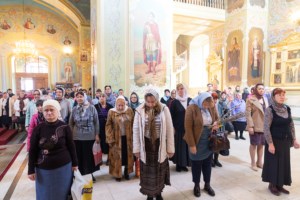 Божественная литургия в храме в честь Покрова Пресвятой Богородицы г. Саратова