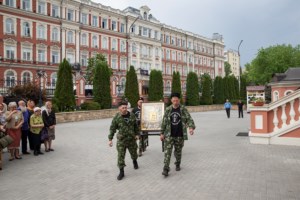 В Саратове встретили икону «Избавительница от бед»