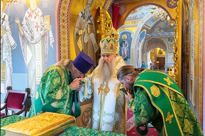 Божественная литургия в Свято-Троицком кафедральном соборе г. Саратова