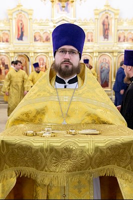 Божественная литургия в храме в честь святителя Иоанна Златоуста в п. Зональный г. Саратова