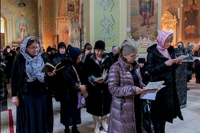 Великое повечерие с чтением канона преподобного Андрея Критского в Покровском храме г. Саратова