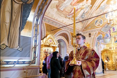 Божественная литургия в Свято-Троицком кафедральном соборе г. Саратова
