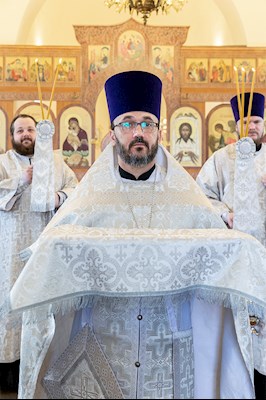 Божественная литургия в храме во имя святого праведного Лазаря Четверодневного на Новоелшанском кладбище г. Саратова