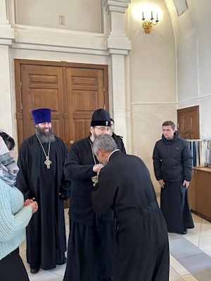 Митрополит Игнатий посетил кафедральный собор в Вольске