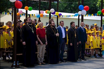 Митрополит Игнатий принял участие в церемонии открытия летнего сезона в лагере «Солнечный»