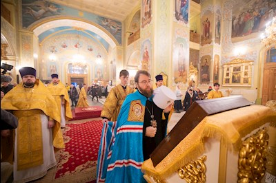 Митрополит Игнатий совершил Божественную литургию и молебен на новый год в Покровском соборе г. Саратова