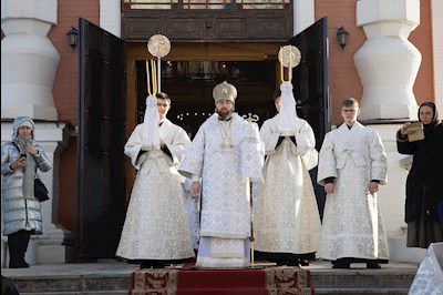 В Покровском соборе прошла торжественная встреча саратовских святителей