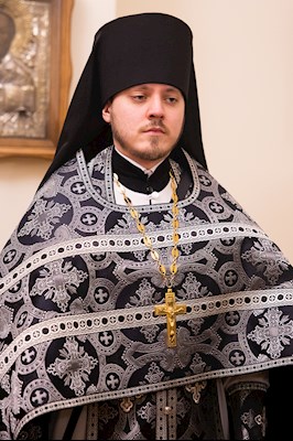 Митрополит Игнатий совершил ночную Литургию Преждеосвященных Даров в крестовом храме священномученика Гермогена, епископа Тобольского (Саратовского и Царицынского)