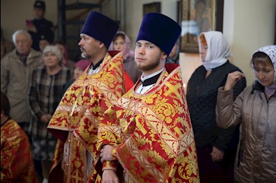 Митрополит Игнатий совершил Божественную литургию пасхальным чином в храме святого пророка Илии п. Сенной Вольского района