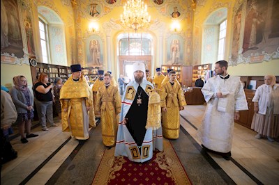 Митрополит Игнатий совершил Божественную литургию в Покровском соборе г. Саратова