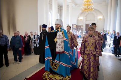 Митрополит Игнатий совершил всенощное бдение с чином выноса Креста в Свято-Троицком кафедральном соборе г. Вольска