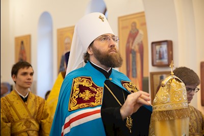 Митрополит Игнатий совершил Божественную литургию в Свято-Никольском храме с. Октябрьский Городок