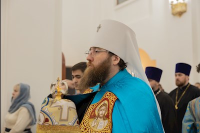 Митрополит Игнатий совершил всенощное бдение в храме святителя Тихона, епископа Воронежского, Задонского чудотворца, г. Саратова