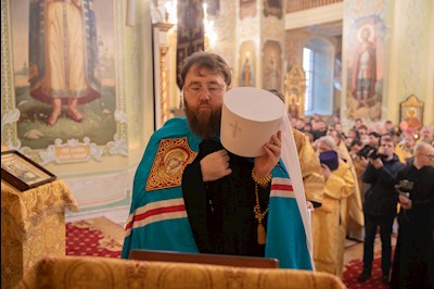 Митрополит Игнатий совершил Божественную литургию в Покровском соборе г. Саратова