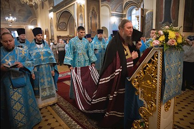 Митрополит Игнатий возглавил соборное архиерейское богослужение в Свято-Троицком кафедральном соборе г. Покровска (Энгельса)