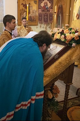 Митрополит Игнатий совершил Великое освящение храма святителя и Чудотворца Николая села Долгий Буерак Гагаринского района г. Саратова и Божественную литургию в новоосвященном храме