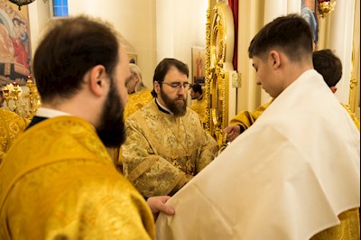 Митрополит Игнатий совершил Божественную литургию в соборном храме святителя Спиридона Тримифунтского г. Саратова