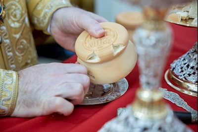 Митрополит Игнатий совершил Божественную литургию в Свято-Алексиевском женском монастыре г. Саратова