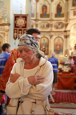 Епископ Тарасий совершил Божественную литургию в Покровском соборе г. Саратова, у ковчега с мощами святого великомученика Георгия Победоносца