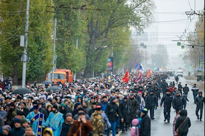 В Саратове прошел традиционный крестный ход с Казанской иконой Божией Матери