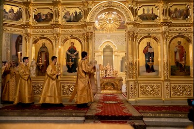 Митрополит Игнатий совершил Божественную литургию и молебен на новый год в Покровском соборе г. Саратова