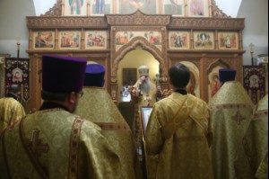 Божественная литургия в храме во имя святителя и чудотворца Николая на Елшанском кладбище г. Саратова