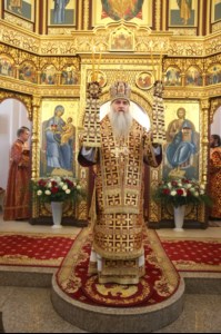 Митрополит Лонгин возглавил Литургию с сурдопереводом