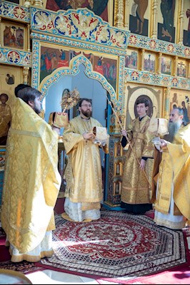 Митрополит Игнатий совершил Божественную литургию в Свято-Алексиевском женском монастыре г. Саратова