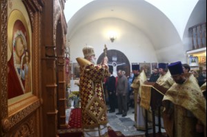 Божественная литургия в храме во имя святителя и чудотворца Николая на Елшанском кладбище г. Саратова