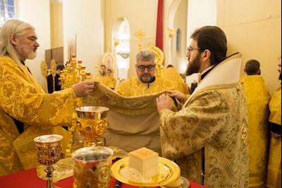 Митрополит Игнатий совершил Божественную литургию в соборном храме святителя Спиридона Тримифунтского г. Саратова