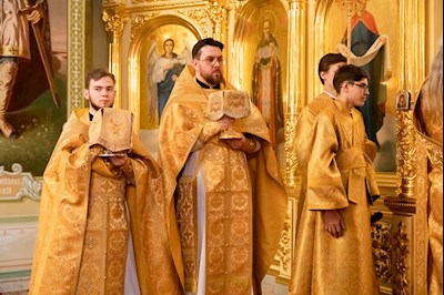 Митрополит Игнатий совершил Божественную литургию и молебен на новый год в Покровском соборе г. Саратова