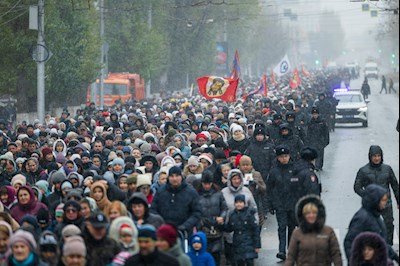 В Саратове прошел традиционный крестный ход с Казанской иконой Божией Матери