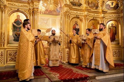 Митрополит Игнатий совершил Божественную литургию и молебен на новый год в Покровском соборе г. Саратова