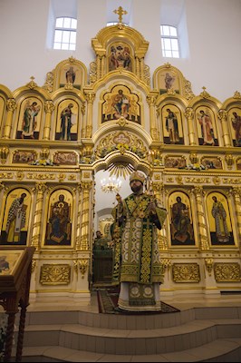 Архиереи Саратовской митрополии совершили Божественную литургию в соборном храме святого благоверного князя Александра Невского г. Ртищево