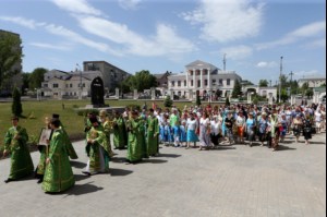 Божественная литургия и Великая вечерня в Свято-Троицком соборе Вольска