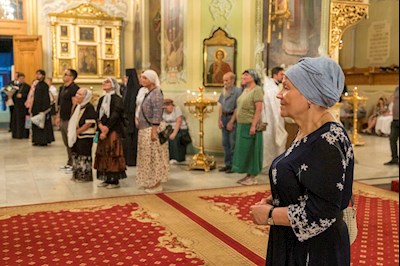 Митрополит Игнатий совершил ночную Божественную литургию в Покровском соборе г. Саратова
