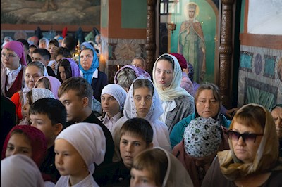 Митрополит Игнатий совершил Божественную литургию в Крестовоздвиженском храме г. Хвалынска