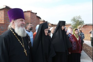 Чин основания Владимирского храма подворья Свято-Алексиевского женского монастыря Саратова в Вольске