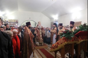 Божественная литургия в храме во имя священномученика Космы Саратовского