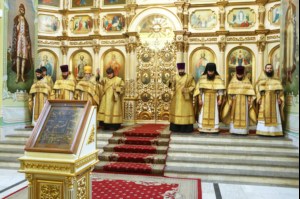Божественная литургия в храме в честь Покрова Пресвятой Богородицы г.Саратова