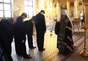 Богослужение Царских часов на Архиерейском подворье — храме во имя святого апостола и евангелиста Иоанна Богослова