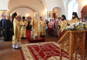 Божественная литургия в Спасо-Преображенском мужском монастыре Саратова