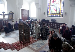 Литургия Преждеосвященных Даров на Архиерейском подворье — храме в честь иконы Божией Матери «Утоли моя печали» г.Саратова