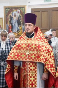 Божественная литургия в храме в честь Покрова Пресвятой Богородицы р.п. Новые Бурасы