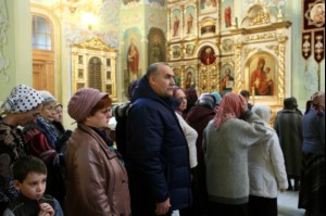 Божественная литургия в храме в честь Покрова Пресвятой Богородицы г. Саратова