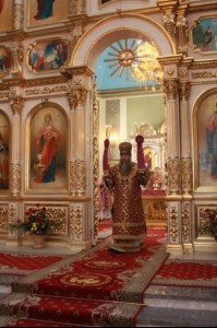 Божественная литургия в храме в честь Покрова Божией Матери города Саратова
